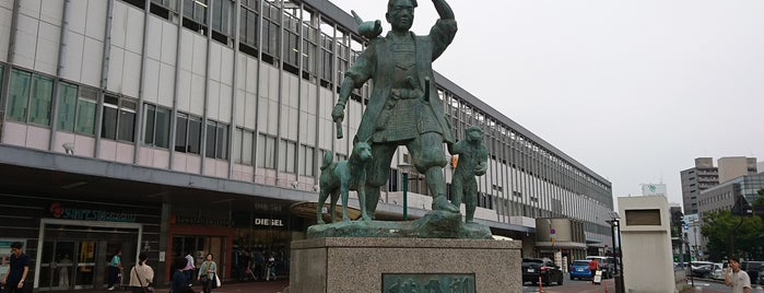 Momotaro Statue is one of Lugares favoritos de ZN.