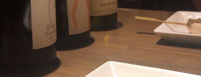YAKITORI & Wine Shinori is one of vin.