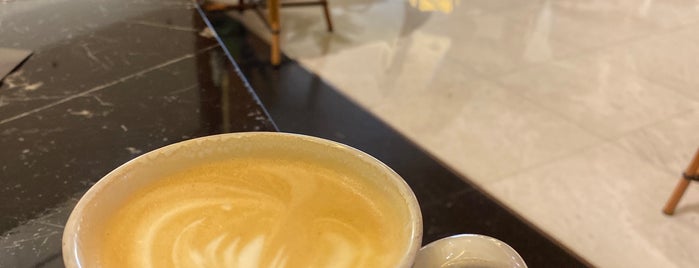 Lorenzo Café | لورنزو is one of 9aq3obeya 님이 좋아한 장소.