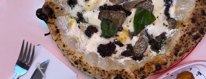 Dalmata Pizza is one of Gespeicherte Orte von Eman 🤍🇸🇦.