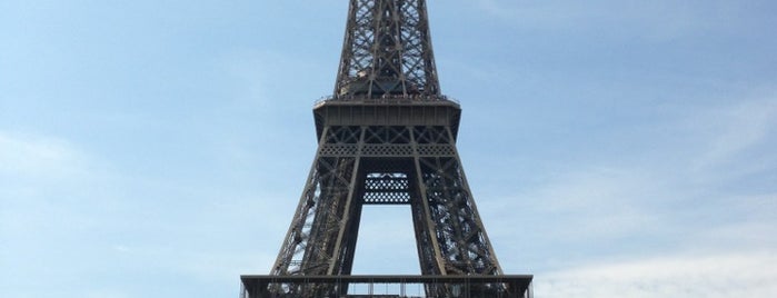 Eiffel Tower is one of Round the World.
