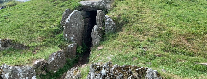 Bryn Celli Ddu is one of Bronze Age/Iron Age/Stone Age Sites.