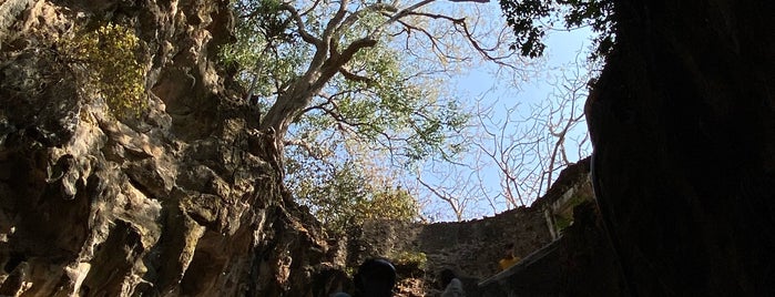 Khao Luang Cave is one of ประจวบคีรีขันธ์, หัวหิน, ชะอำ, เพชรบุรี.