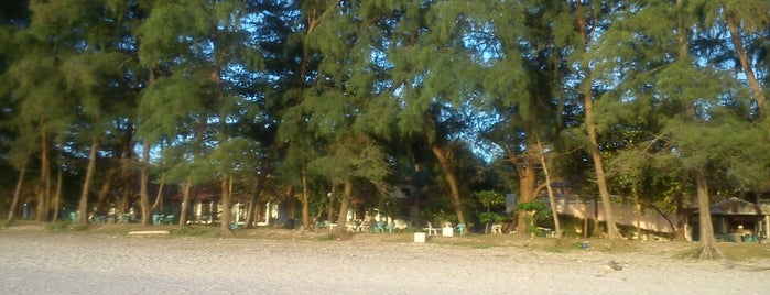 Sudara Beach Resort is one of Tempat yang Disukai ꌅꁲꉣꂑꌚꁴꁲ꒒.