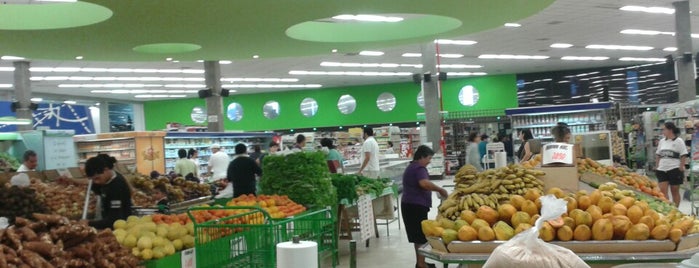 Supermercado Los Jardines is one of Tempat yang Disukai Mike.