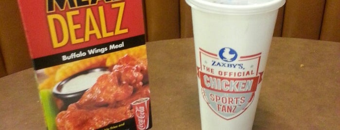 Zaxby's Chicken Fingers & Buffalo Wings is one of Jordanさんのお気に入りスポット.
