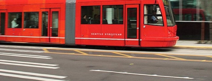 Westlake Hub — Seattle Streetcar is one of Lugares favoritos de John.