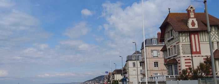 Promenade Marcel Proust is one of Cabourg 14390, 14 Calvados, Basse-Normandie.