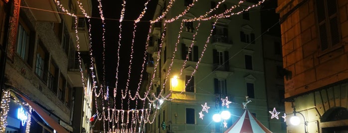 Piazza Ramiro Ginocchio is one of piazze.