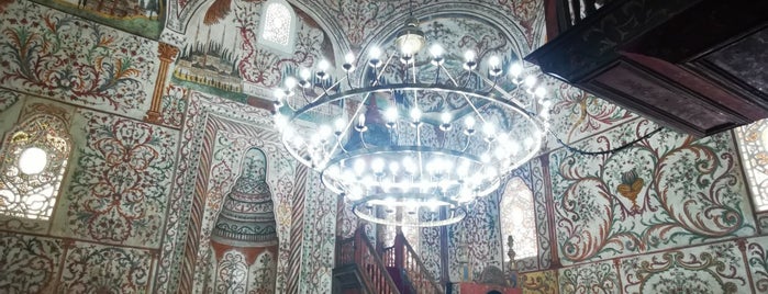 Et’hem-Bey-Moschee is one of Tiran.