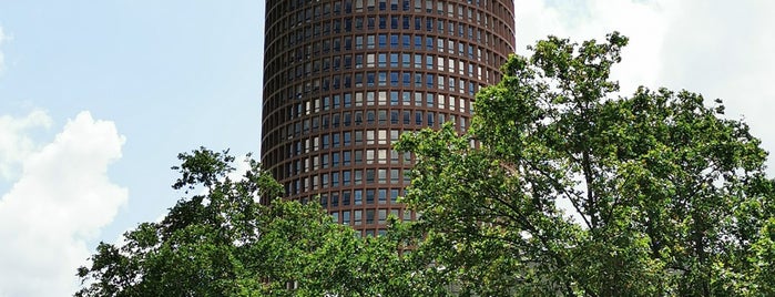 Tour Part-Dieu is one of obligatoire à Lyon.