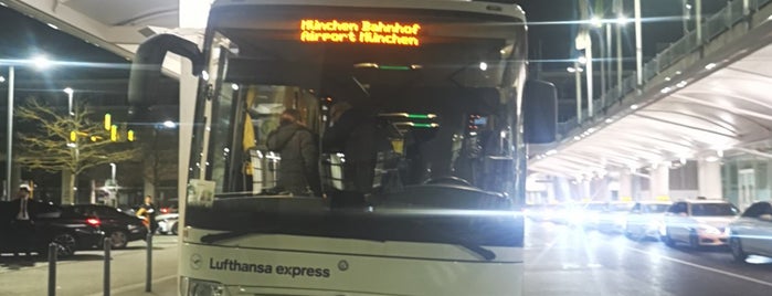 Lufthansa Airport Bus is one of สถานที่ที่ Kevin ถูกใจ.