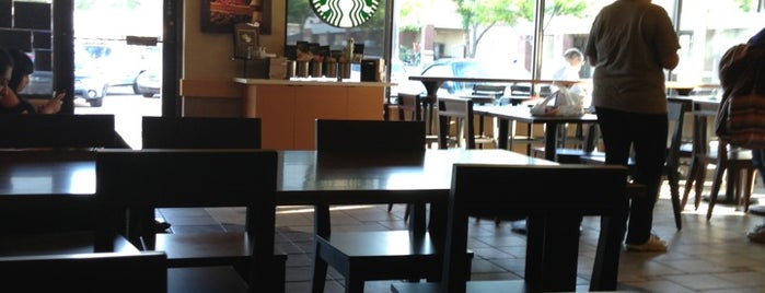 Starbucks is one of Locais curtidos por Eunice.