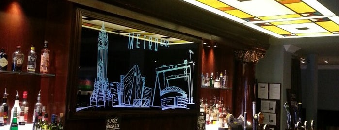 Metro Bar is one of Tempat yang Disukai Richard.