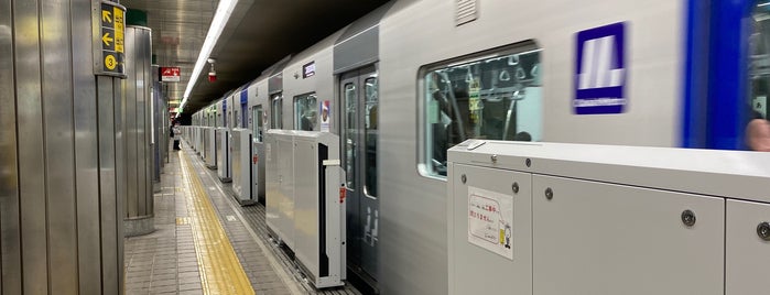 阿波座駅 is one of 大阪府.