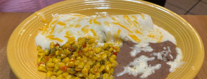 Hidalgo's Cocina & Cantina is one of Locais curtidos por Laurie.