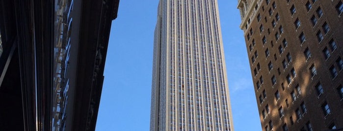 ตึกเอ็มไพร์สเตต is one of NYC.