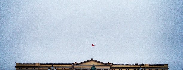 Det kongelige slott is one of Oslo.