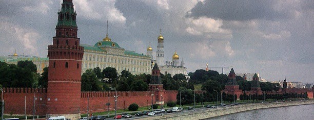 Кремлёвская набережная is one of Moscow Now.