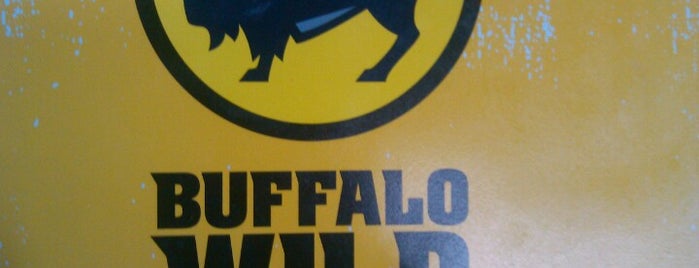 Buffalo Wild Wings is one of Lieux qui ont plu à Kenneth.