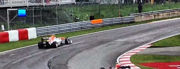 Circuit Gilles-Villeneuve is one of Lieux qui ont plu à Melanie.