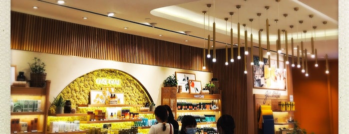 L'occitane is one of Singapore Leisure.