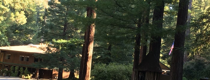 Redwood Christian Park is one of Tempat yang Disukai Camilia.