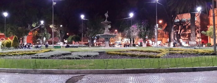 Plaza Colón is one of Lugares favoritos de Delaney.