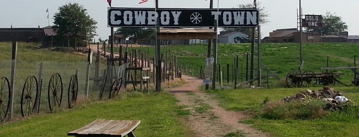 1880 Cowboy Town is one of Lieux sauvegardés par Adam.