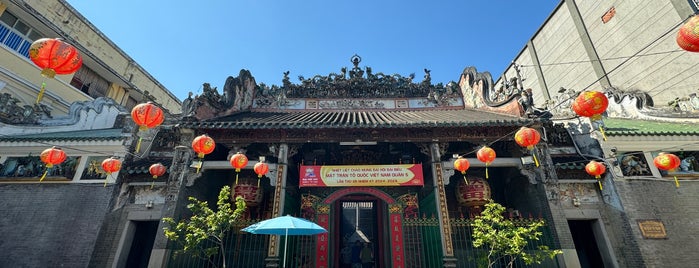 Thien Hau Pagoda (Chùa Bà Thiên Hậu) is one of HCMC,VIETNAM.
