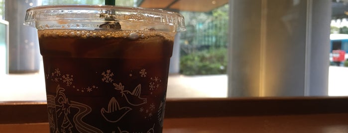 Starbucks is one of 【【電源カフェサイト掲載】】.