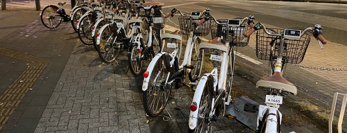 HELLO CYCLING 北朝霞駅前広場 is one of Lugares favoritos de Tomato.