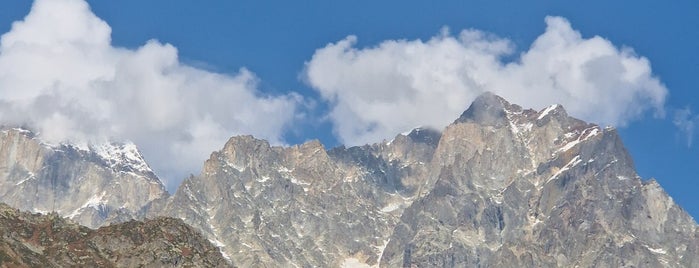 Cross On The Hill / Tskahazagari Mountain is one of Gürcistan 2018 Mestia.