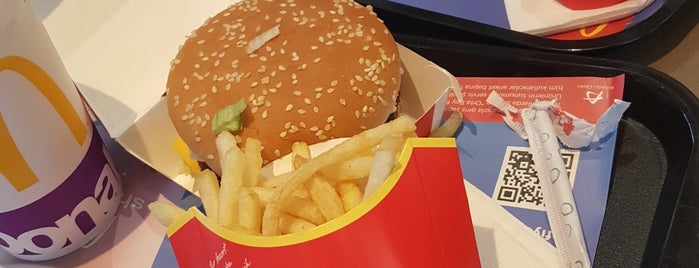 McDonald's is one of Lieux qui ont plu à YAKUP.