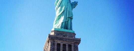 Statue de la Liberté is one of Places to take Lexi Bright.