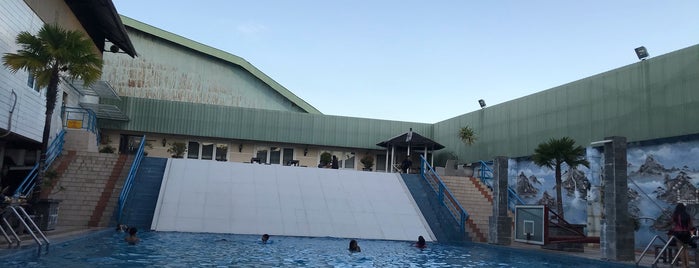 Swimming Pool Bumi Senyiur Hotel is one of MyFavorite Places.