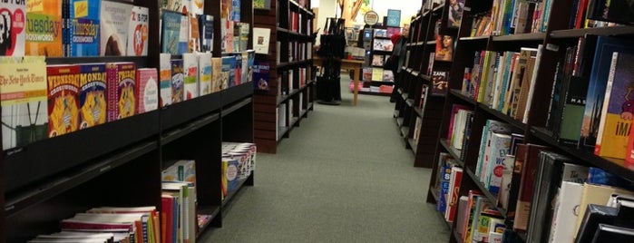 Barnes & Noble is one of Posti che sono piaciuti a Adr.