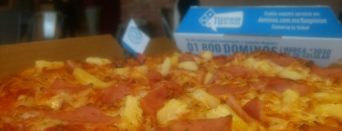 Domino's Pizza is one of Tempat yang Disukai Rodrigo.