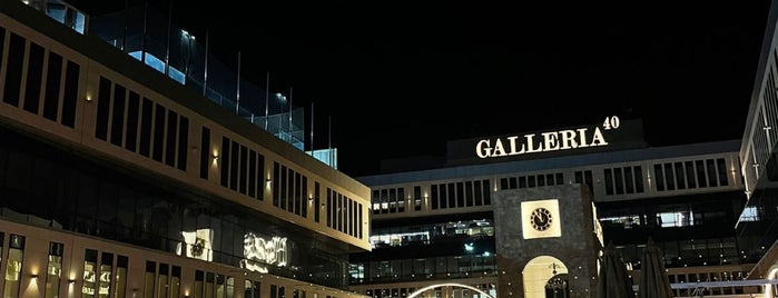 Galleria 40 is one of Lieux qui ont plu à Ashraf.