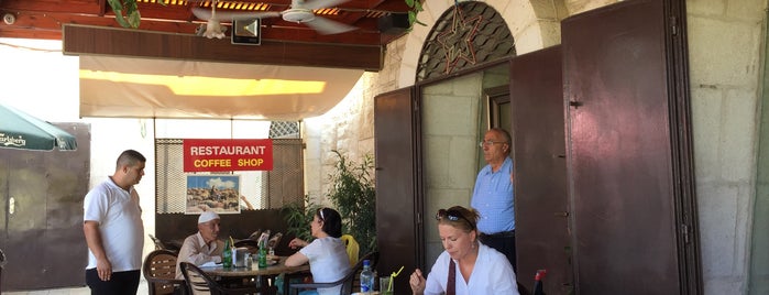 St. George Restaurant is one of Lucy'un Beğendiği Mekanlar.