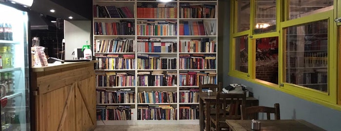 Kitap Cafe & Restaurant is one of istanbul kültür sanat mekânları.