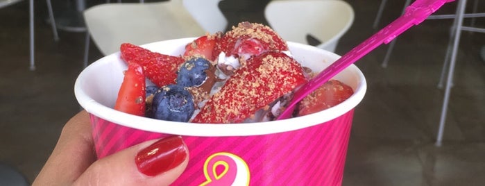 Menchie's is one of The 11 Best Places for Cookies & Cream in Toronto.