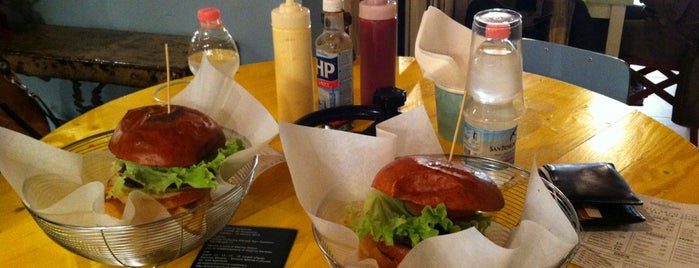 212 Hamburger & Delicious is one of Borys : понравившиеся места.