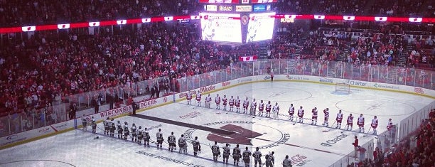 The Kohl Center is one of College Hockey Rinks.