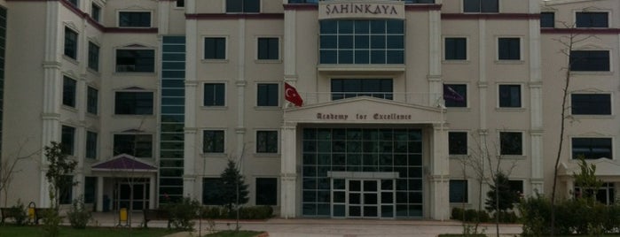 Özel Şahinkaya Koleji is one of Sıla'nın Beğendiği Mekanlar.