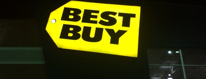 Best Buy is one of Lugares favoritos de Kelly.
