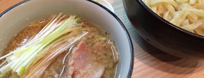 小麦と肉 桃の木 is one of Ramen.