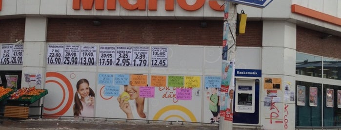 Migros is one of Orte, die Pınar gefallen.