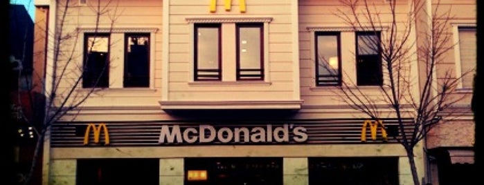McDonald's is one of Bego'nun Beğendiği Mekanlar.