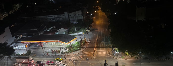 Thung Maha Mek is one of Bangkok Burbs & Hoods.